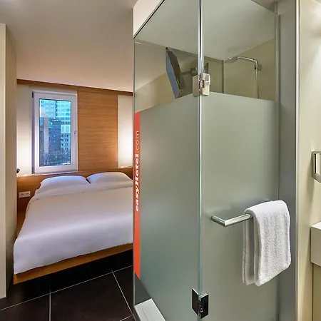 Easyhotel Frankfurt City Center Hotel