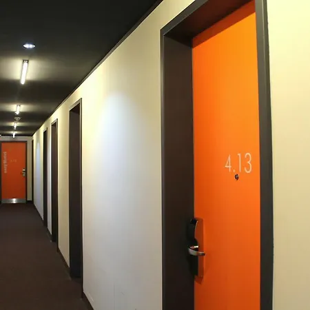 Easyhotel Frankfurt City Center Отель Франкфурт-на-Майне